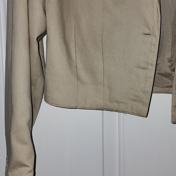 Claude Z Beige Crop Blazer - Picture 3 of 5